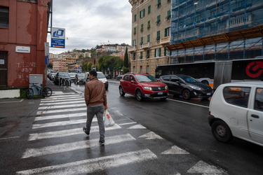 Genova, Sestri Ponente - attraversamenti pedonali pericolosi