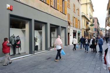 Genova Sestri Ponente - via Sestri - negozio abbigliamento Bebo 