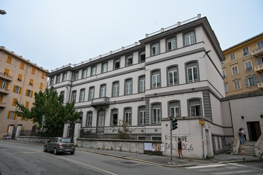 Genova, Sestri Ponente - edificio ex scuola Tommaseo al 6 di via