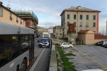 Genova Voltri, via Voltri - immobile accanto stazione