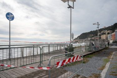 Genova, Voltri - passeggiata chiusa per mareggiata