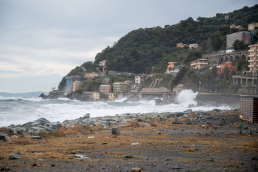 Genova, Voltri - passeggiata chiusa per mareggiata
