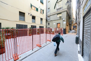 Genova - centro storico - chiusura di piazze e vicoli con cancel