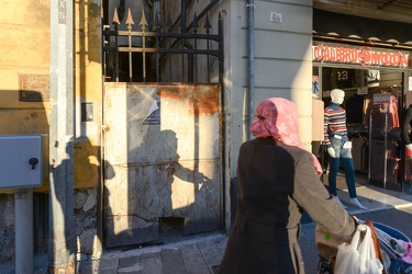 Genova - centro storico - chiusura di piazze e vicoli con cancel