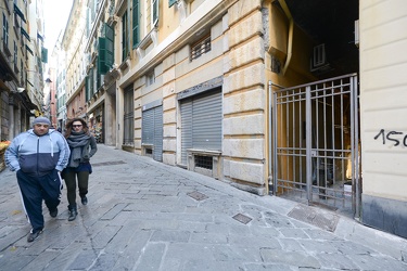 Genova - centro storico - chiusura di piazze e vicoli con cancel