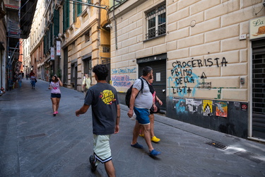 Genova, via del Campo - viaggio tra gli esercizi commerciali