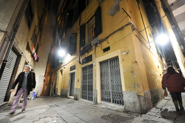 Genova - vico Mele, centro storico - locali al 12 e 14