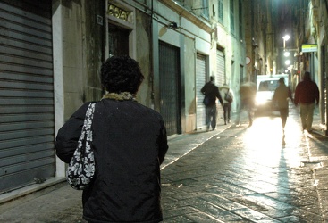 Genova, centro storico - notte in Via della Maddalena