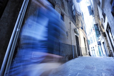 Genova - centro storico - via delle Grazie - furto notte