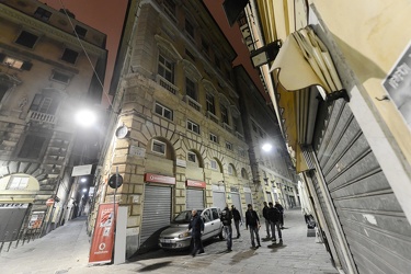 Genova - centro storico vicoli notte - illuminazione pubblica