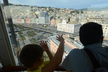 Genova, la zona di Piazza Caricamento