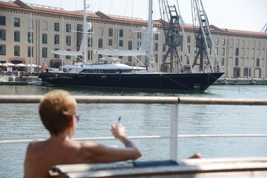 Genova, porto antico - ormeggio grandi Yacht