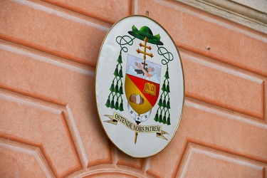 Genova, curia arcivescovile, nuvo stemma vescovo Marco Tasca