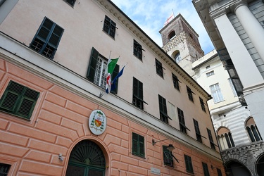 Genova, curia arcivescovile, nuvo stemma vescovo Marco Tasca