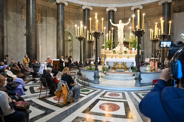 Genova, cimitero Staglieno - messa giorno defunti con distanziam