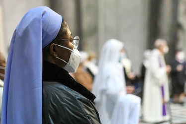 Genova, cimitero Staglieno - messa giorno defunti con distanziam