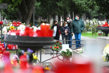 Genova, cimitero Staglieno - messa giorno defunti con distanziam