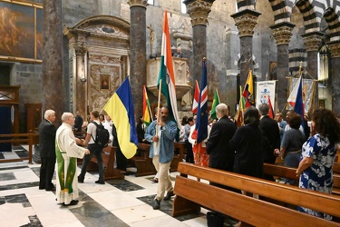 Genova, cattedrale San Lorenzo - messa per i migranti