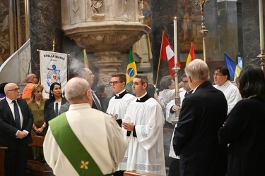 Genova, cattedrale San Lorenzo - messa per i migranti