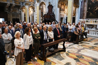 Genova, chiesa di via Lomellini - messa per i politici officiata