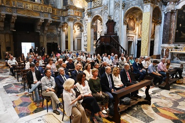 Genova, chiesa di via Lomellini - messa per i politici officiata