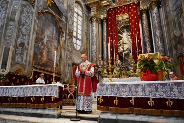 Genova, chiesa di via Lomellini - messa per i politici officiata