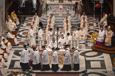 Genova, cattedrale San Lorenzo - ultima messa e saluto Cardinale