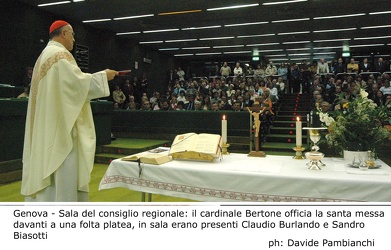 Genova - cardinale Tarcisio Bertone messa consiglio regionale