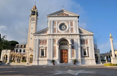 santuario di Ges˘ bambino di Praga