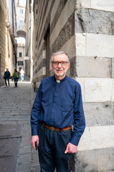 Genova, centro storico - Monsignore Gianni Grondona