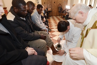 Genova - centro di accoglienza Casa Bozzo - messa pasqua e lavag