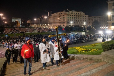 Genova, piazza della Vittoria - via crucis e preghiere contro la