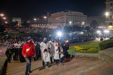 Genova, piazza della Vittoria - via crucis e preghiere contro la