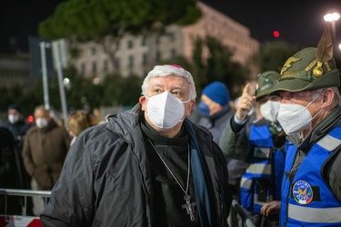 Genova, piazza della Vittoria - via crucis e preghiere contro la