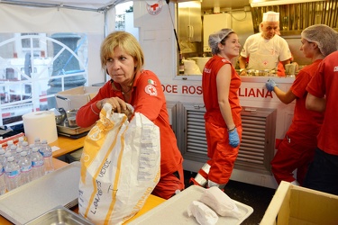 Genova - alluvione 2014 - il campo allestito dalla croce rossa