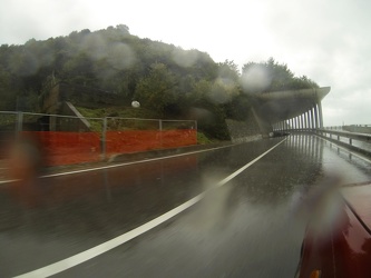 Genova, ponente - le strade flagellate dalla pioggia, difficolt
