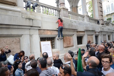 Genova - alluvione 2014 - manifestazione tra piazza De Ferrari e