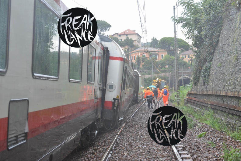 treno_deragliato_fegino_Ge101014_DSC1024.jpg