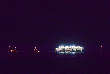 Genova Voltri - l'ultima notte della costa concordia a circa 5 m