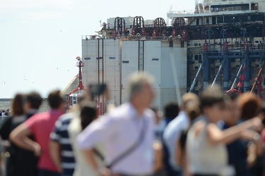 Costa Concordia - manovre ingresso in porto