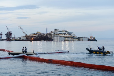 Isola del Giglio - Costa Concordia - tutto pronto per le operazi