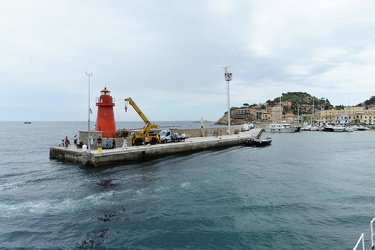 Isola del Giglio - Costa Concordia - un giro attorno al relitto