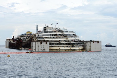 Isola del Giglio - Costa Concordia - un giro attorno al relitto