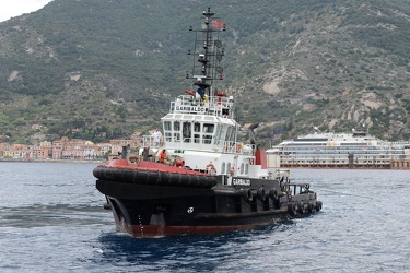 Isola del Giglio - Costa Concordia - un giro attorno al relitto