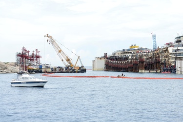 Isola del Giglio - Costa Concordia - un giro attorno al relitto