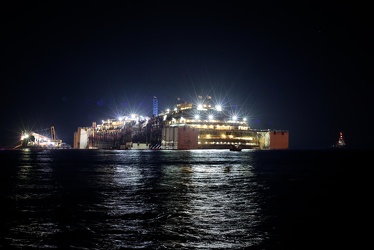 Isola del Giglio - Costa Concordia - esterno notte - il relitto 