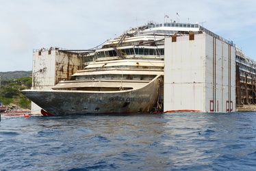 Isola del Giglio - Costa Concordia - la situazione attorno al re