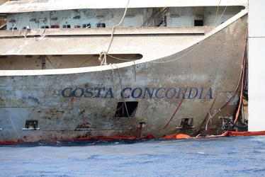 Isola del Giglio - Costa Concordia - la situazione attorno al re