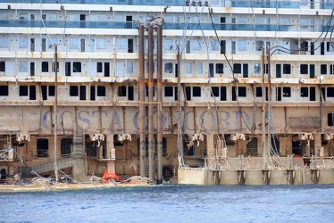 Isola del Giglio - Costa Concordia - la situazione attorno al re