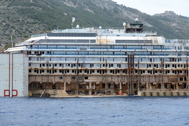 Isola del Giglio - Costa Concordia - la situazione attorno al re